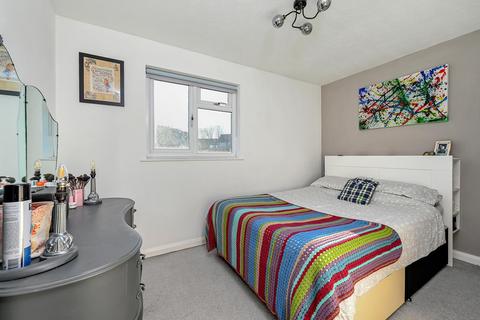 106 Beecham Berry, Basingstoke, RG22 4QN