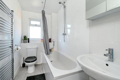 106 Beecham Berry, Basingstoke, RG22 4QN