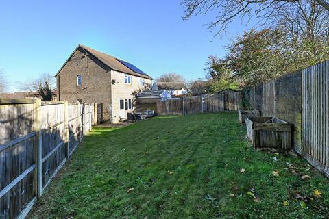 106 Beecham Berry, Basingstoke, RG22 4QN