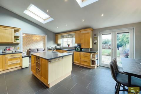 4 bedroom semi-detached house for sale, Bromley Heath Road, Bristol, South Gloucestershire