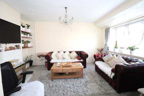 3 bedroom maisonette for sale, Sand Hill, Farnborough GU14