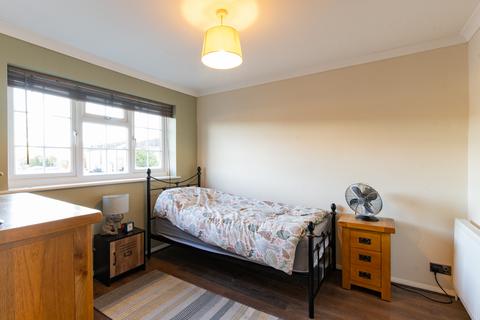 23 Darley Close, Croydon, CR0 7QH