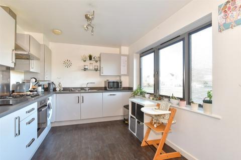 2 bedroom ground floor flat for sale, The Farrows, Maidstone, Kent