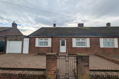 2 bedroom semi-detached bungalow to rent, Hayton Road