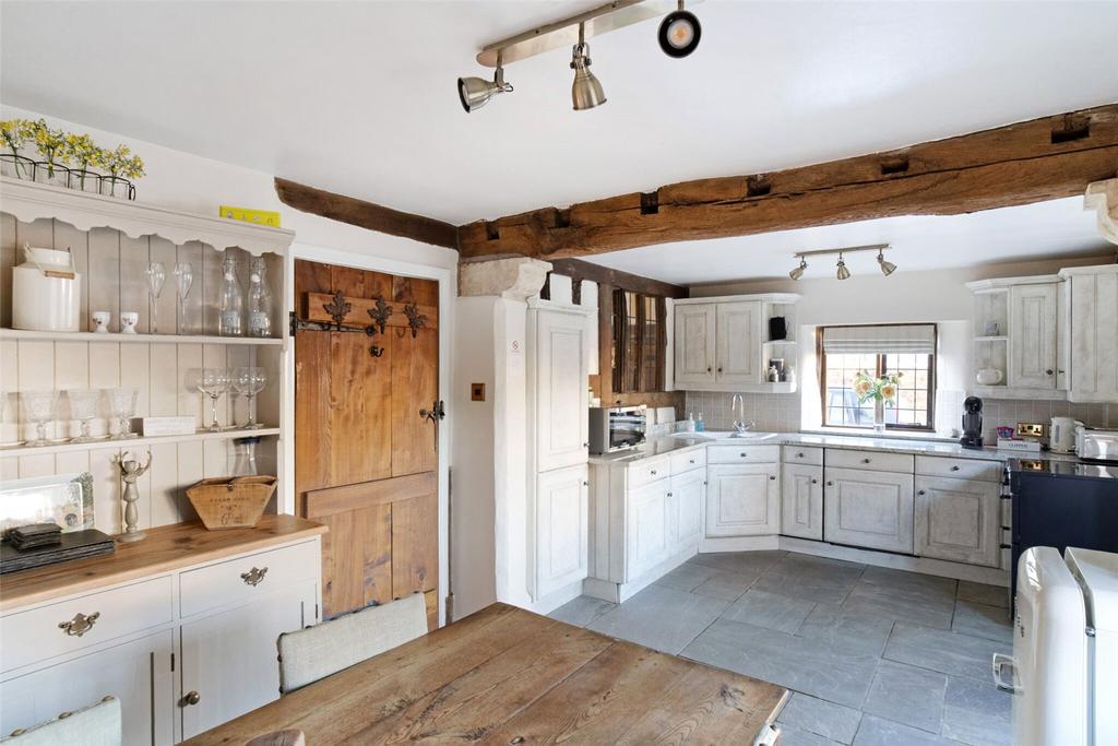 Kitchen/Dining Area