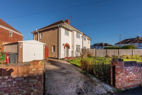 3 bedroom semi-detached house for sale, Elmshott Lane, Cippenham