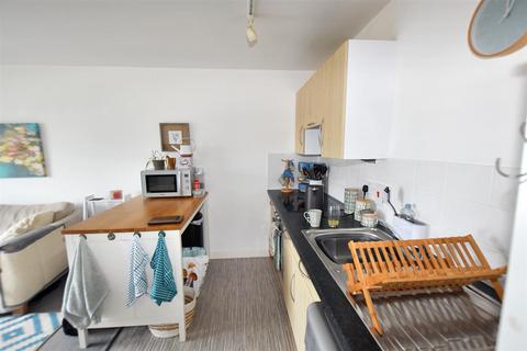 2 bedroom flat for sale, Vyvyans Court, Tuckingmill, Camborne