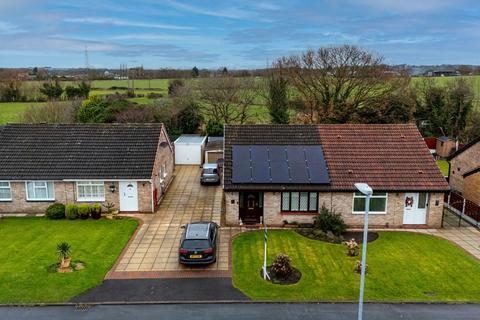 2 bedroom semi-detached bungalow for sale, Columbine Close, Widnes