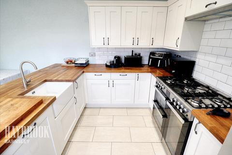 25 Common Road, Brierley, Barnsley, S72 9ER