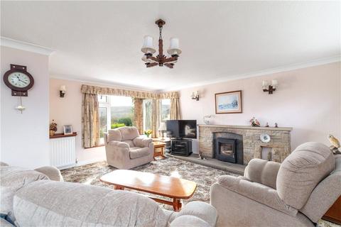 3 bedroom detached house for sale, Wrenbeck Drive, Otley, West Yorkshire, LS21