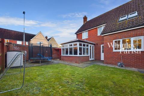 4 bedroom detached house for sale, Scrumpy Way, Norwich NR16