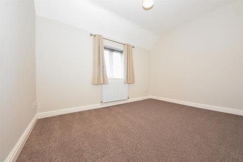 2 bedroom end of terrace house to rent, Red Lion Close, Southam