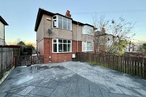 2 bedroom semi-detached house for sale, Thornleigh Road, Crosland Moor, Huddersfield, HD4 5PY