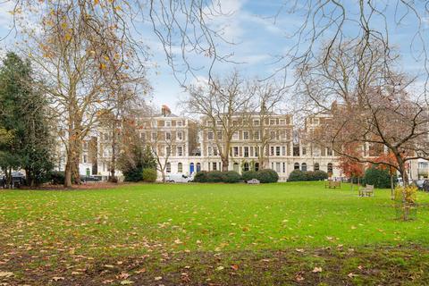 1 bedroom flat for sale, Albert Square, Stockwell, London, SW8