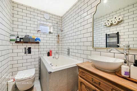151 Woolacombe Road, London, SE3 8QP