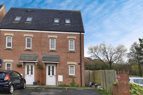 3 bedroom house to rent, Ffordd Cadfan, Bridgend, CF31 2DP