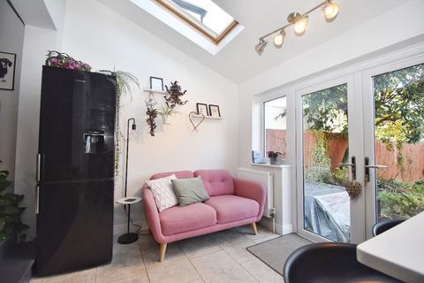 3 bedroom semi-detached house for sale, Meadowlands Road, Cambridge