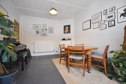 6 Meadowlands Road, Cambridge, CB5 8SA