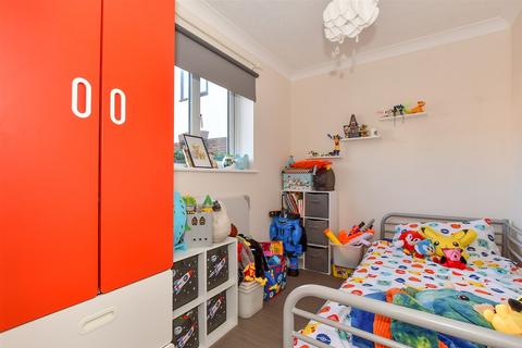 11 Abbots Court, Basildon, SS15 5TA