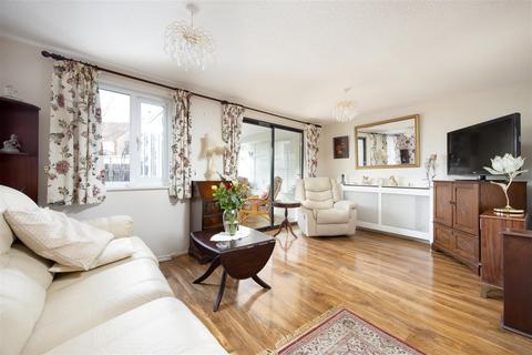 3 Jasmine Way, Trowbridge, BA14 7SW