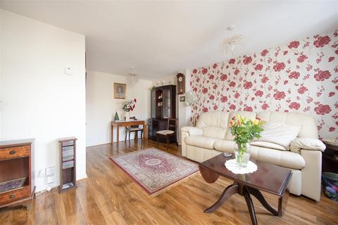 3 Jasmine Way, Trowbridge, BA14 7SW