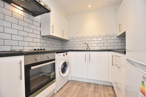 2 bedroom flat to rent, Tylersfield, Abbots Langley