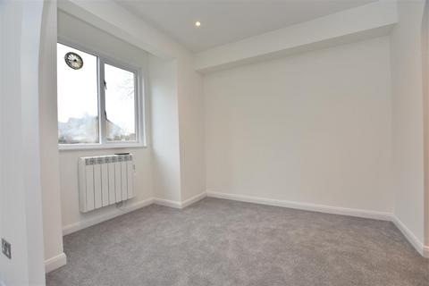 2 bedroom flat to rent, Tylersfield, Abbots Langley