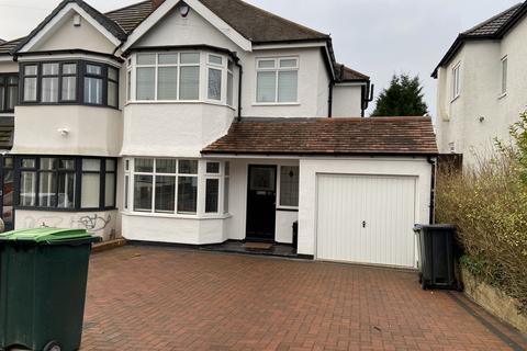 3 bedroom semi-detached house to rent, Forest Road, Oldbury B68