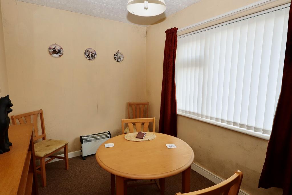 Bedroom 2/dining room