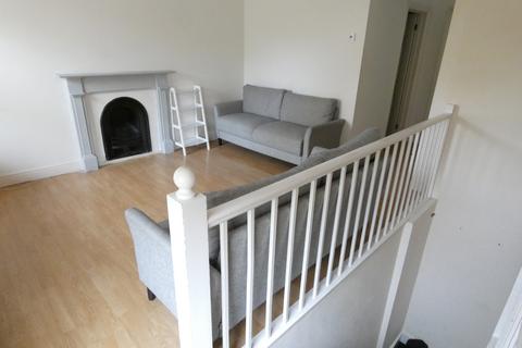 3 bedroom flat to rent, High Road Leytonstone, Leytonstone E11