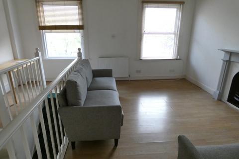 3 bedroom flat to rent, High Road Leytonstone, Leytonstone E11