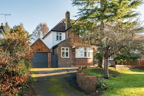 4 bedroom detached house to rent - Old Oak Avenue, Chipstead