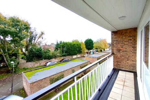 3 bedroom maisonette for sale, White Hart Court, Horsham RH12