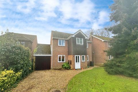 4 bedroom detached house to rent, Canford View Drive, Colehill