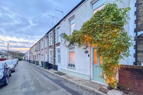 2 bedroom terraced house for sale, Gladstone Place, Sebastopol, NP4