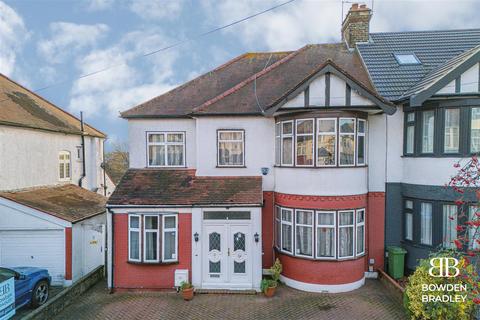 5 bedroom semi-detached house for sale, Hillington Gardens, Woodford Green