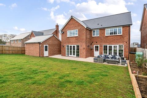 4 bedroom detached house for sale, Willow Walk, Lea, HR9