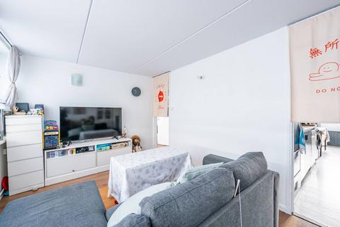 Flat 17, Dellafield Pooles Park, London, N4 3PQ