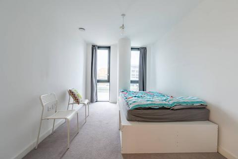 1 bedroom flat for sale, City North Place, Islington, N4