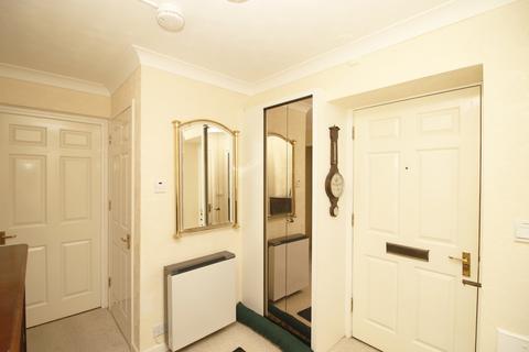 2 bedroom retirement property for sale, Poplar Court, Kings Road, Lytham St. Annes, FY8