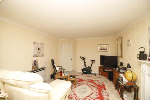 2 bedroom retirement property for sale, Poplar Court, Kings Road, Lytham St. Annes, FY8