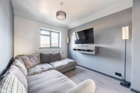 10a Perimeade Road, Perivale, Greenford, UB6 7AS