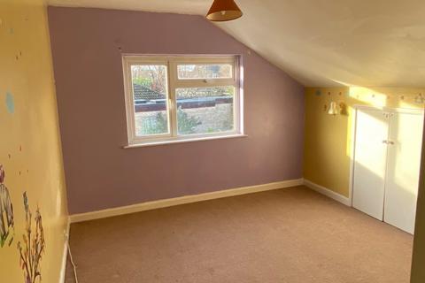 3 bedroom chalet for sale, Church Croft, Roade, Northampton, NN7 2PG