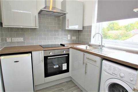 1 bedroom flat to rent, Albert Road, Yiewsley, West Drayton, Middlesex