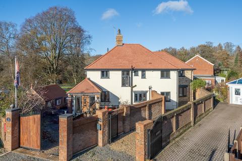 3 bedroom semi-detached house for sale, Ellingham Road, Hemel Hempstead HP2