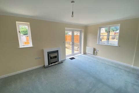 3 bedroom detached house to rent, Priory Fields, Horsley, Stroud, Gloucestershire, GL6