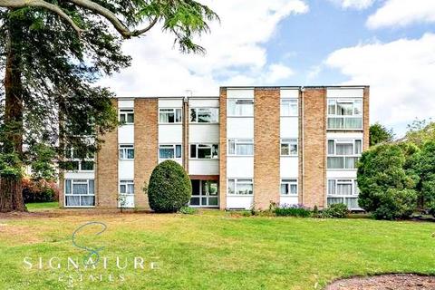 2 bedroom flat to rent, Hempstead Road, Watford