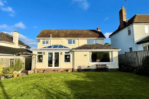 3 bedroom detached house for sale, Aber Place, Craigside, Llandudno