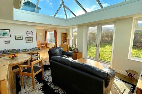 3 bedroom detached house for sale, Aber Place, Craigside, Llandudno