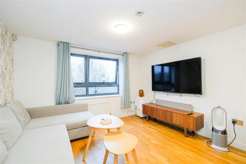 1 bedroom flat for sale, Alana Heights, North Chingford